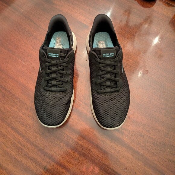 Women Size 8.5 black Sketchers Swift-Fit Go Walk Sneaker - Picture 1 of 4